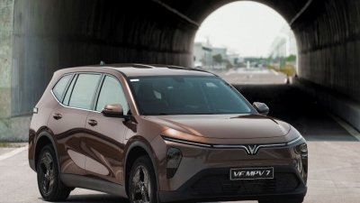 Cả nhà vi vu vạn dặm: VF MPV 7 xóa tan nỗi lo sạc nhờ trạm phủ khắp muôn nơi