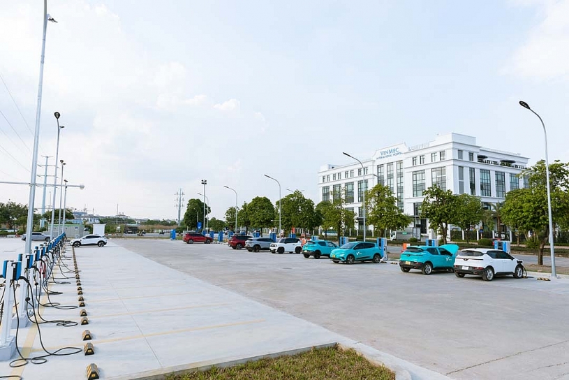 V-Green chính thức vận hành trạm sạc ô tô điện VinFast lớn nhất Việt Nam