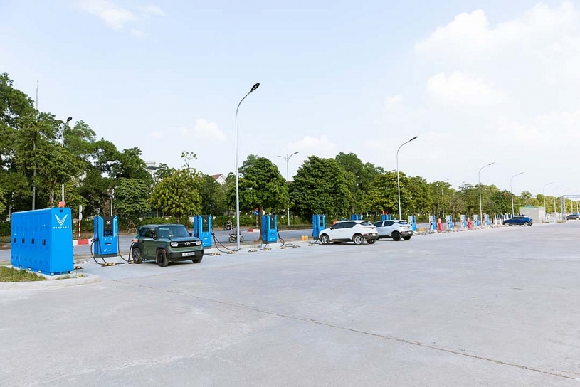 V-Green chính thức vận hành trạm sạc ô tô điện VinFast lớn nhất Việt Nam