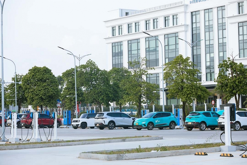 V-Green chính thức vận hành trạm sạc ô tô điện VinFast lớn nhất Việt Nam