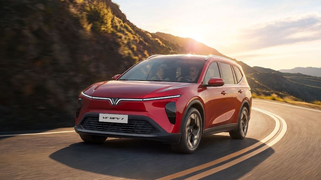 VinFast VF MPV 7: Miễn phí sạc tới 2029, bảo dưỡng 1 chạm