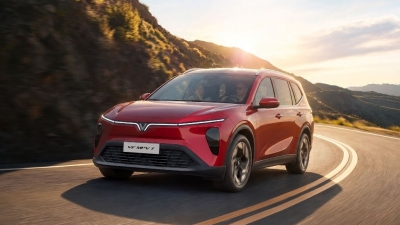 VinFast VF MPV 7: Miễn phí sạc tới 2029, bảo dưỡng 1 chạm