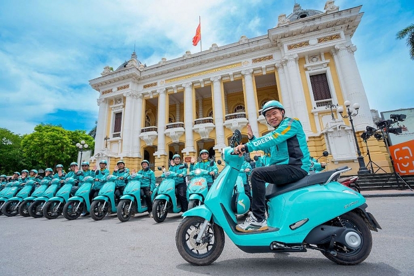 Tự tin cầm lái, nữ tài xế Xanh SM làm chủ tương lai