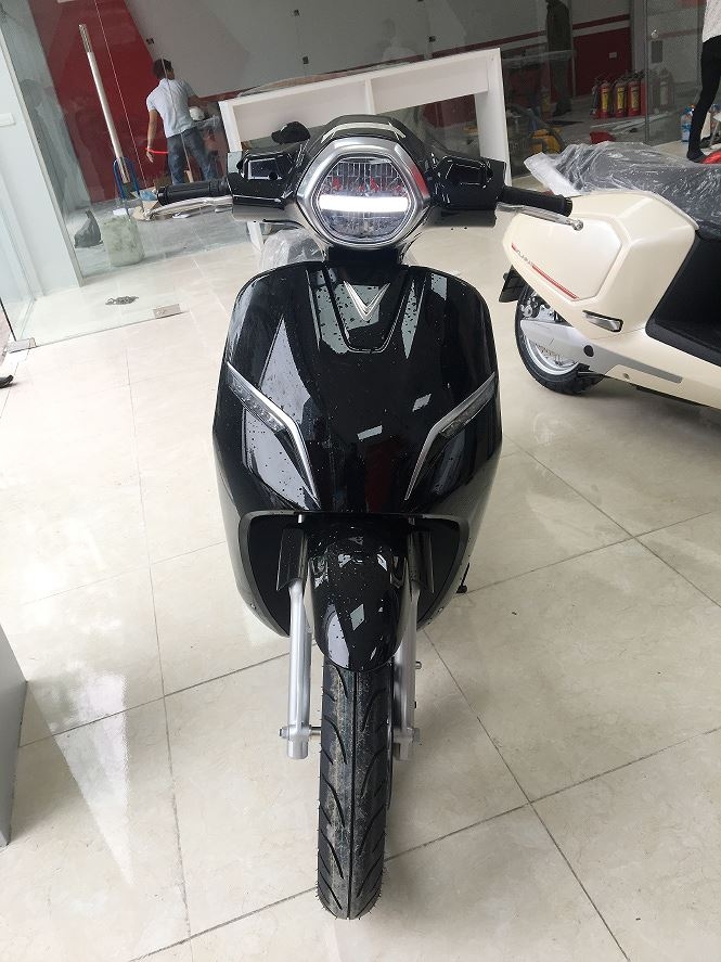 nhung chiec vinfast klara dau tien da xuat hien tai dai ly o ha noi