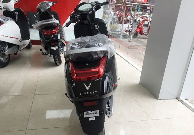 nhung chiec vinfast klara dau tien da xuat hien tai dai ly o ha noi