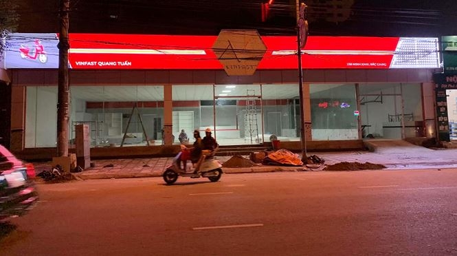 nhung chiec vinfast klara dau tien da xuat hien tai dai ly o ha noi