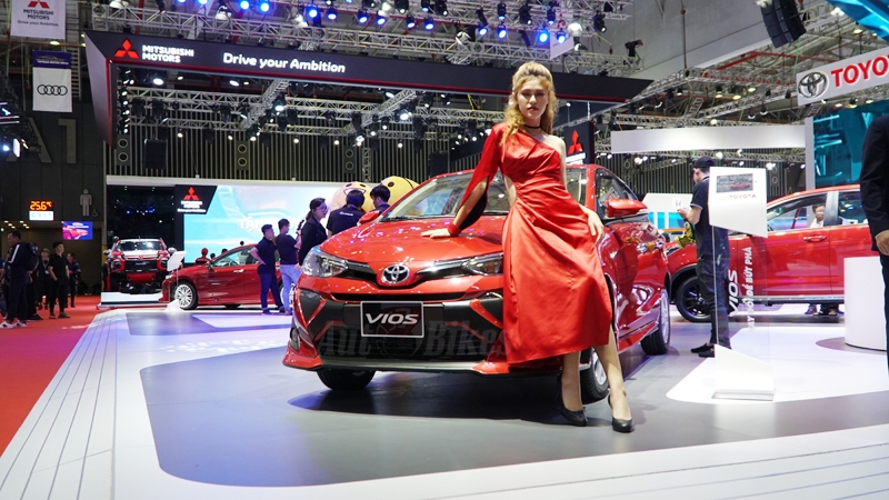 Doanh số lao dốc, Toyota tung khuyến mãi lớn