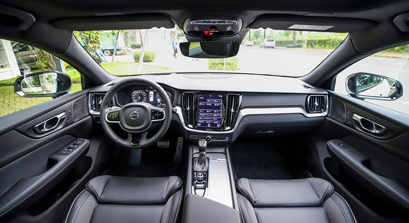 Chi tiết Volvo S60 R-Design 2021 giá 1,7 tỷ đồng