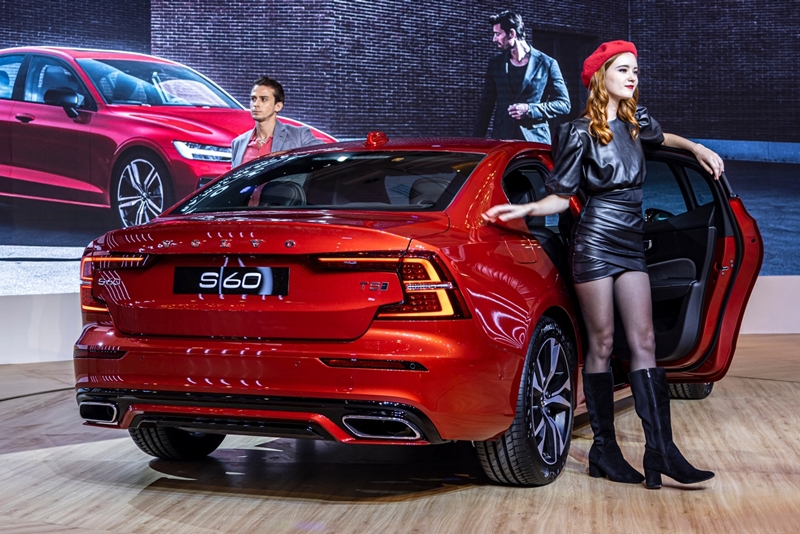 Chi tiết Volvo S60 R-Design 2021 giá 1,7 tỷ đồng