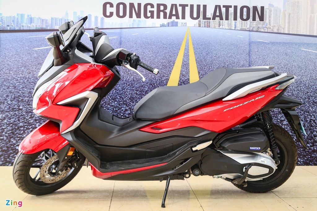 Honda Forza 350 về Việt Nam, giá gần 300 triệu đồng Honda Forza 350 về Việt Nam, giá gần 300 triệu đồng