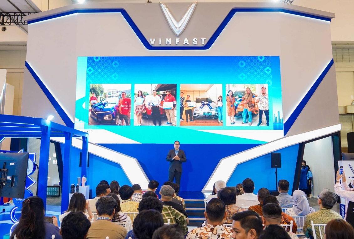 VinFast bàn giao ô tô điện VF 5 tại Indonesia