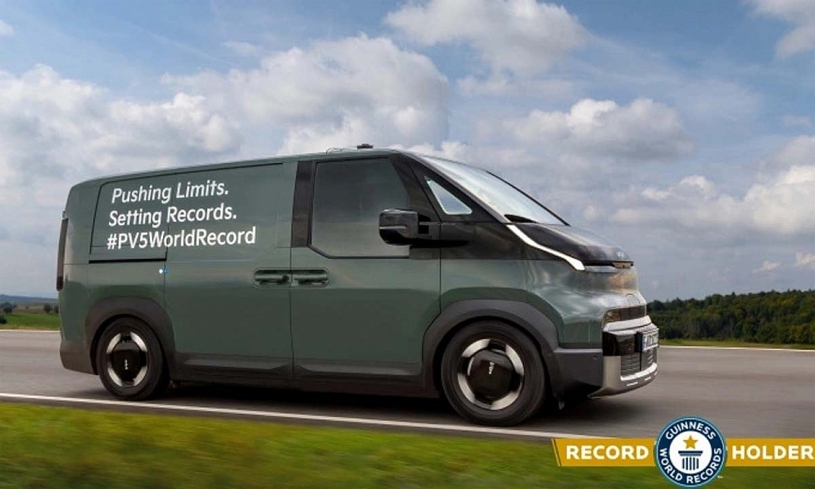 Xe điện đi được quãng đường gấp đôi quảng cáo Xe điện đi được quãng đường gấp đôi quảng cáo