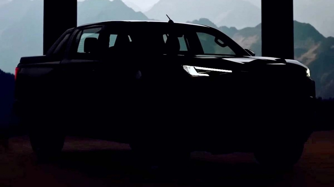 Toyota Hilux 2026 lộ thiết kế trước khi ra mắt