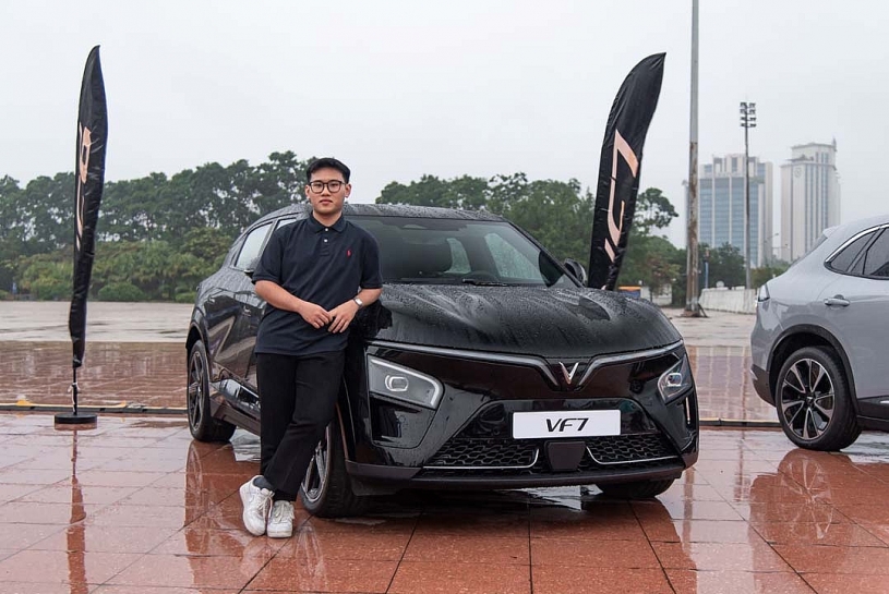 “Thực chiến” cùng xe điện VinFast trong mưa, người dùng tấm tắc khen chất xe làm nên doanh số kỉ lục thị trường “Thực chiến” cùng xe điện VinFast trong mưa, người dùng tấm tắc khen chất xe làm nên doanh số kỉ lục thị trường