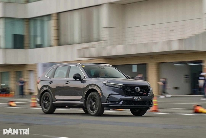 Xe hybrid giảm giá mạnh từ năm 2026, khách Việt tiết kiệm tới cả trăm triệu