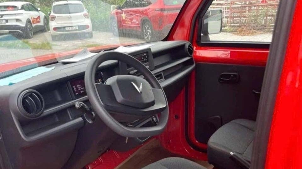 Xe tải VinFast EC Van lần đầu lộ nội thất thực tế, có cải tiến đáng chú ý