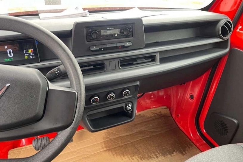 Xe tải VinFast EC Van lần đầu lộ nội thất thực tế, có cải tiến đáng chú ý Xe tải VinFast EC Van lần đầu lộ nội thất thực tế, có cải tiến đáng chú ý