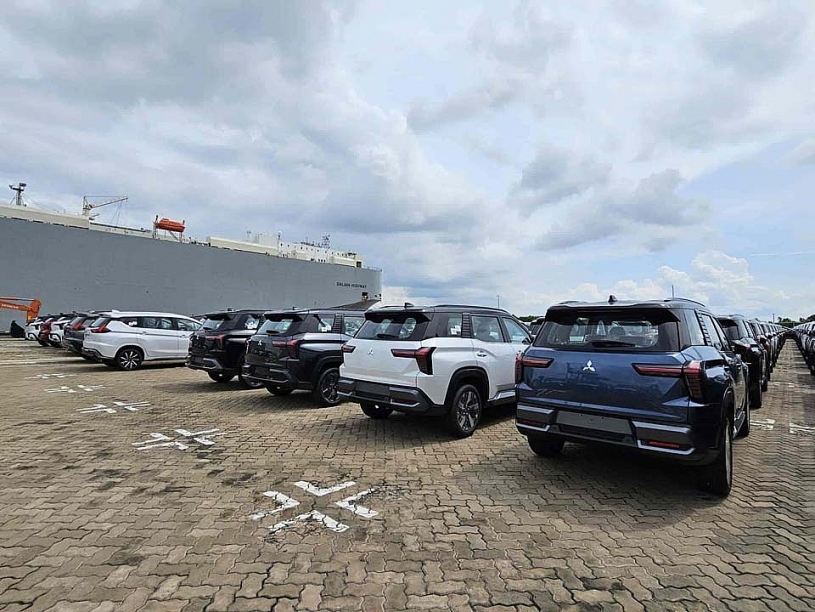 Lô Mitsubishi Destinator đầu tiên về Việt Nam, sẵn sàng ra mắt