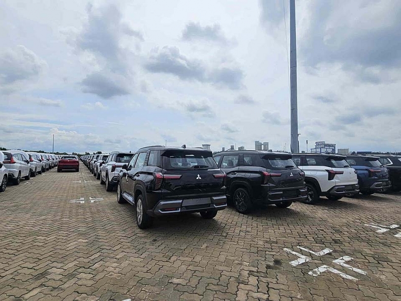 Lô Mitsubishi Destinator đầu tiên về Việt Nam, sẵn sàng ra mắt