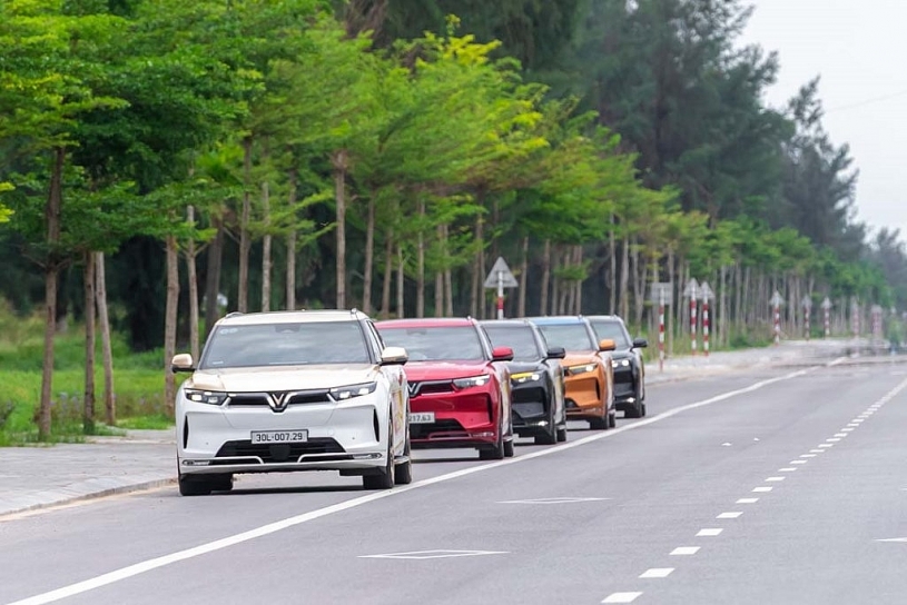 Vinfast lập thêm kỷ lục mới – bàn giao hơn 20.000 Ô tô trong tháng 10/2025 Vinfast lập thêm kỷ lục mới – bàn giao hơn 20.000 Ô tô trong tháng 10/2025