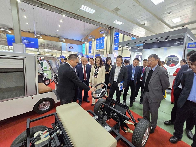 Ra mắt thương hiệu xe điện nội khu GIO – Bước tiến mới của doanh nghiệp Việt trong lĩnh vực phương tiện xanh Ra mắt thương hiệu xe điện nội khu GIO – Bước tiến mới của doanh nghiệp Việt trong lĩnh vực phương tiện xanh