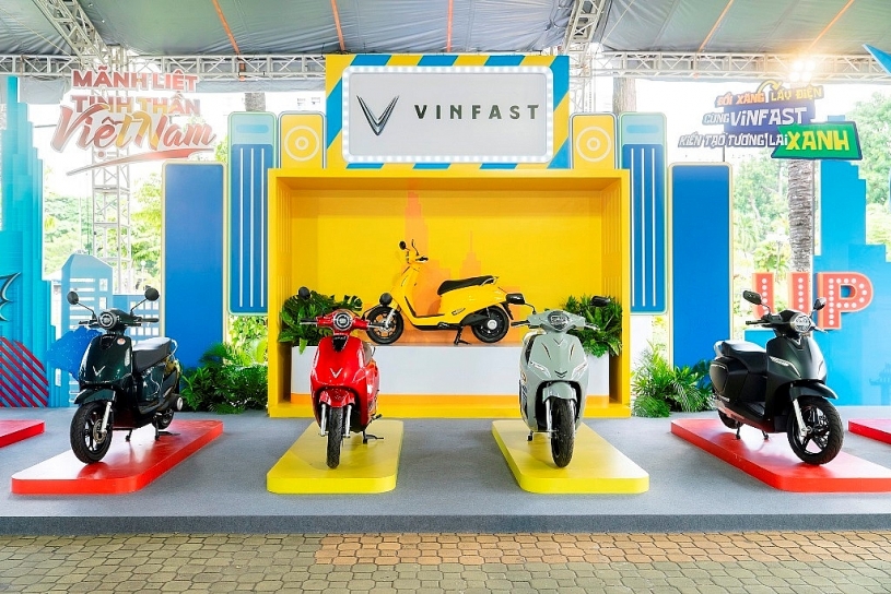 VinFast tặng 27,5 tỷ đồng cho khách mua xe máy điện VinFast tặng 27,5 tỷ đồng cho khách mua xe máy điện