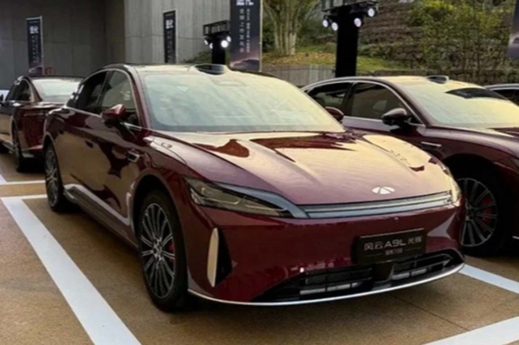 Sedan Trung Quốc siêu tiết kiệm: Một bình xăng đi 2.000km, giá từ 500 triệu