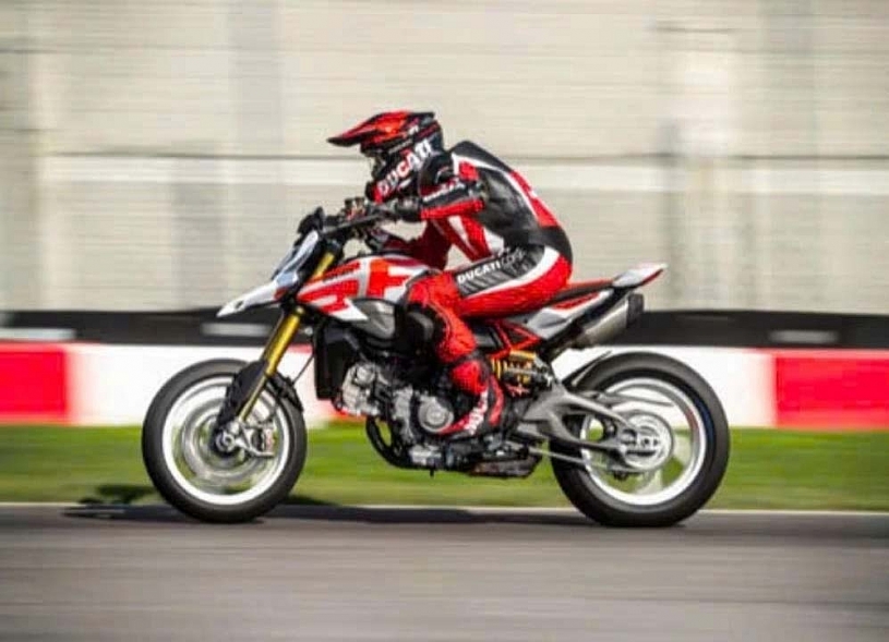 Ducati Hypermotard V2 2026 ra mắt: Nhẹ hơn, mạnh hơn và đậm chất motard Ducati Hypermotard V2 2026 ra mắt: Nhẹ hơn, mạnh hơn và đậm chất motard