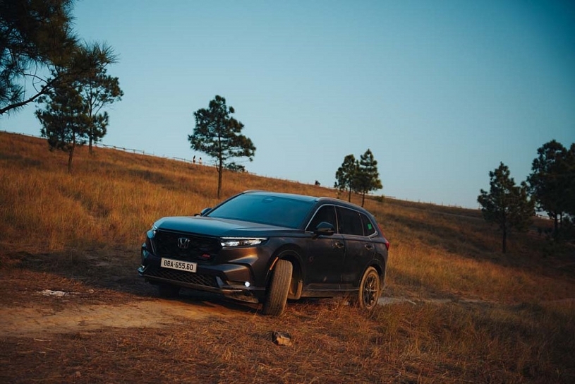 Honda CR-V e:HEV bản nâng cấp ra mắt đầu 2026: Thêm phiên bản mới, nâng trải nghiệm người dùng