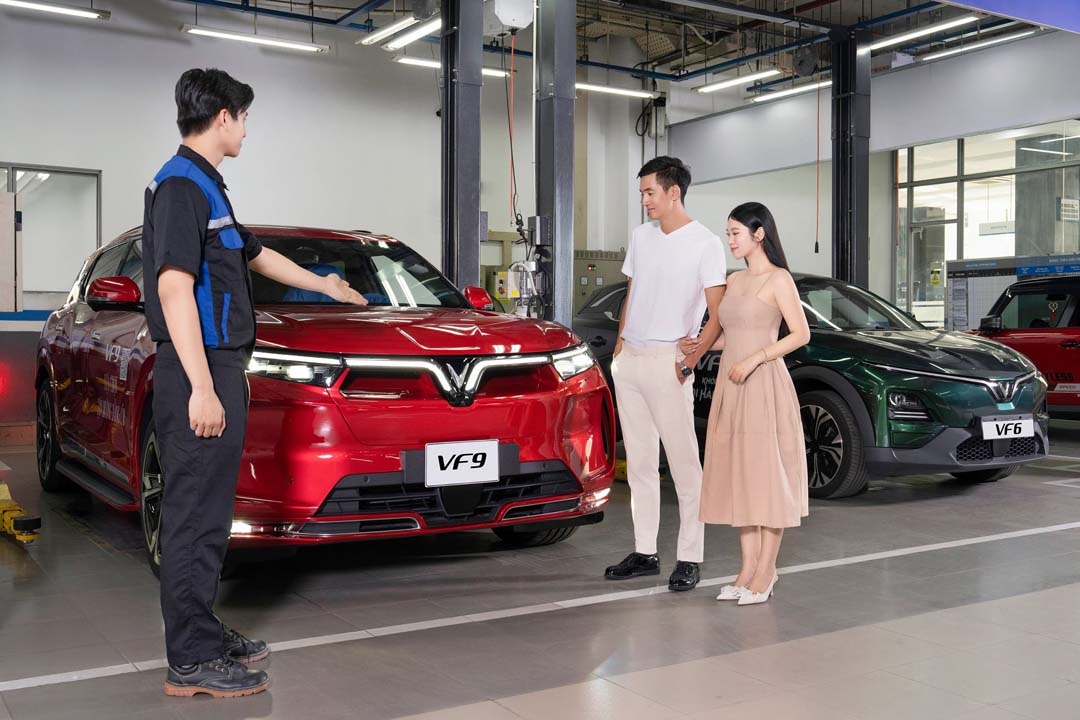 Giao nhận xe tận nhà, cứu hộ 24/7, mượn xe miễn phí: Hậu mãi "chuẩn" VinFast