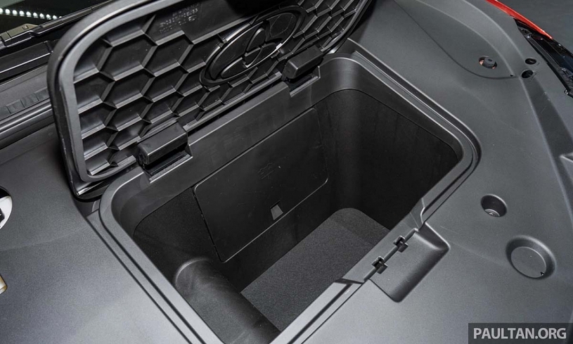 Toyota bZ7 - sedan cỡ lớn lắp mô tơ điện Huawei