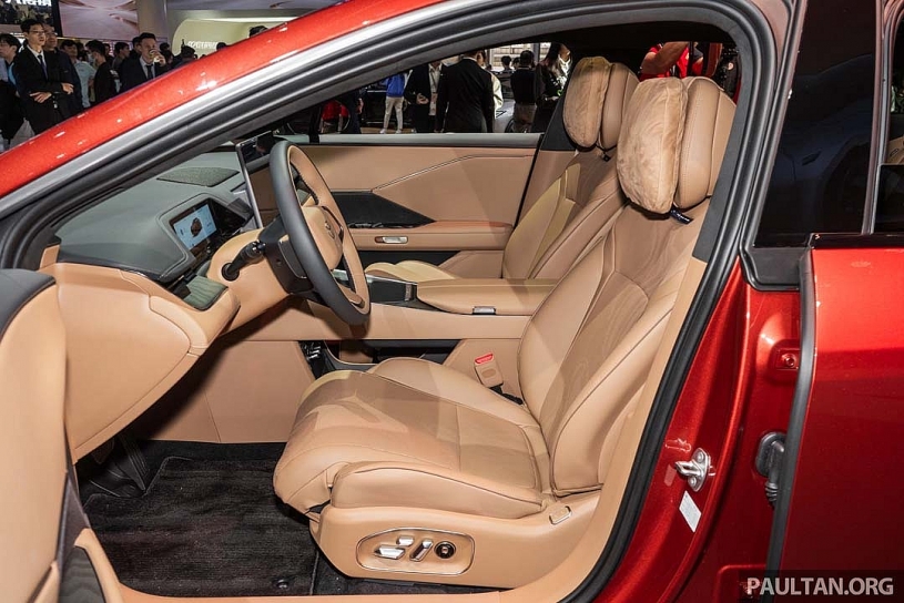 Toyota bZ7 - sedan cỡ lớn lắp mô tơ điện Huawei