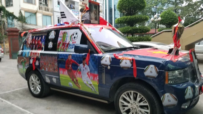 dung hinh truoc dan xe co vu tuyen viet nam tien vao chung ket