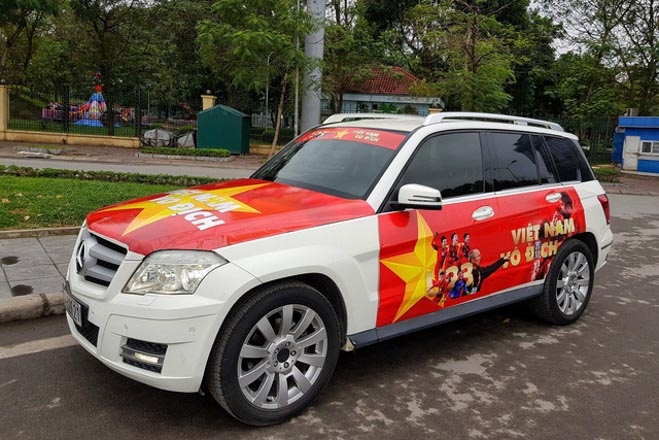 dung hinh truoc dan xe co vu tuyen viet nam tien vao chung ket