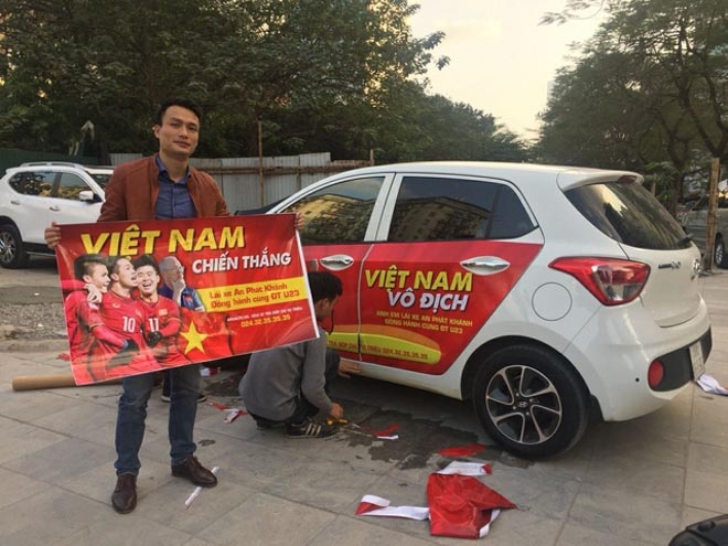 dung hinh truoc dan xe co vu tuyen viet nam tien vao chung ket