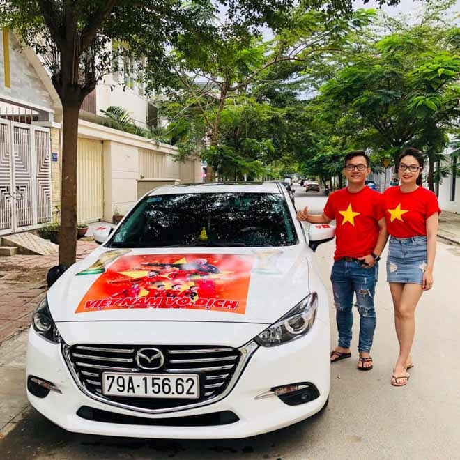 dung hinh truoc dan xe co vu tuyen viet nam tien vao chung ket