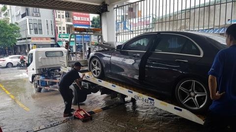 Xe sang ngập nước: Tiền sửa bằng nửa tiền xe Xe sang ngập nước: Tiền sửa bằng nửa tiền xe