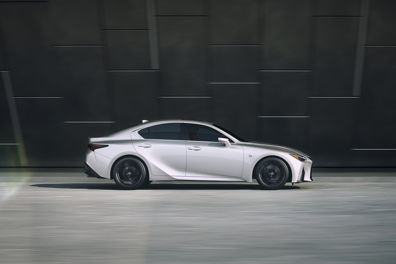 Lexus IS 2021 sắp ra mắt tại Việt Nam