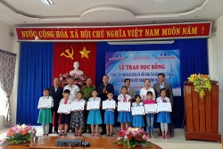 Quỹ Toyota Việt Nam tặng học bổng “Vòng tay nhân ái” tại Quảng Ngãi