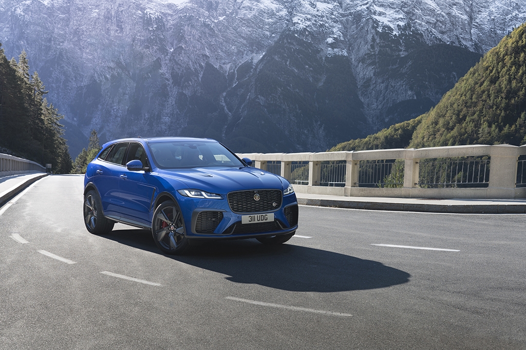 Jaguar F-Pace SVR 2021 ra mắt tại Anh Jaguar F-Pace SVR 2021 ra mắt tại Anh