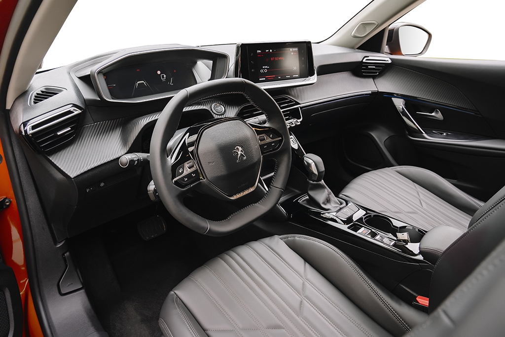 Vì sao Peugeot 2008 điều chỉnh giá niêm yết ?