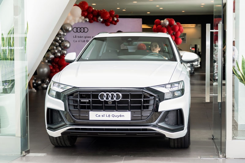Ca sĩ Lệ Quyên tậu xế sang Audi Q8