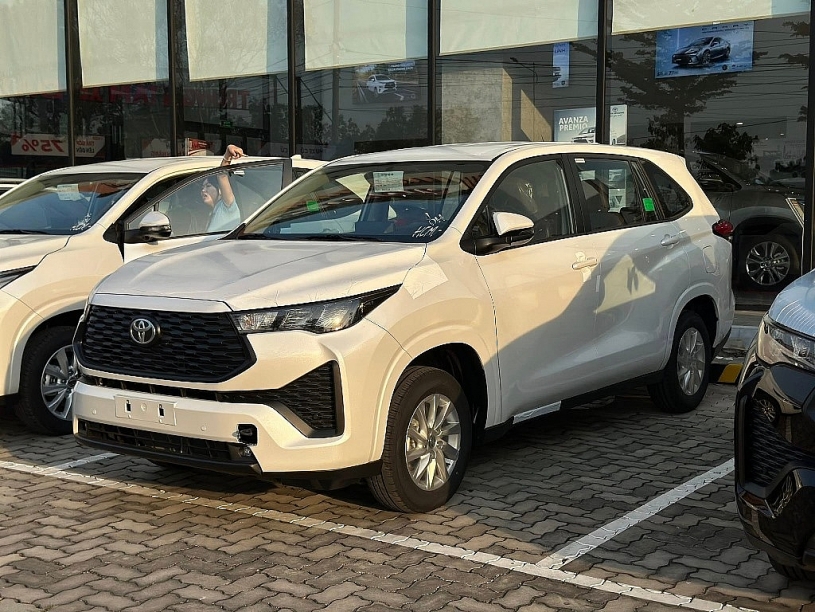 Toyota Innova Cross bổ sung phiên bản giá rẻ