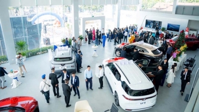 Khách hàng Việt ấn tượng với xưởng dịch vụ thứ 350 của VinFast: Đi đâu cũng yên tâm, xứng đáng đẳng cấp 5 sao