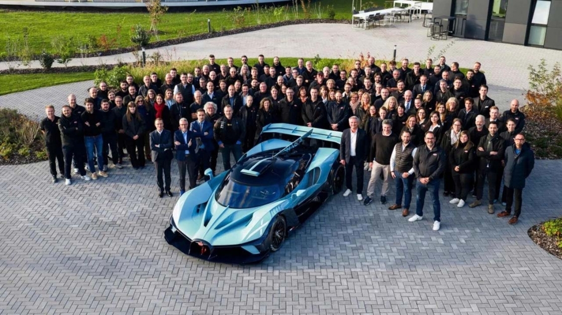 Ngắm "siêu phẩm" Bugatti Bolide cuối cùng vừa xuất xưởng