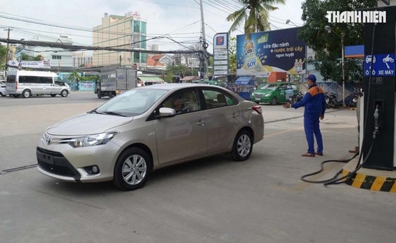 Lắc xe khi đổ xăng, sai lầm của người dùng ô tô và xe máy Lắc xe khi đổ xăng, sai lầm của người dùng ô tô và xe máy