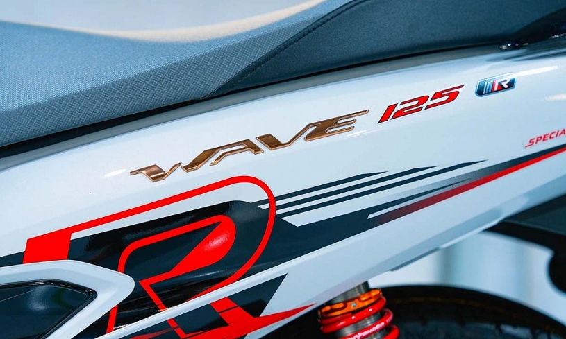 'Đập thùng' Honda Wave 125R đầu tiên về Việt Nam