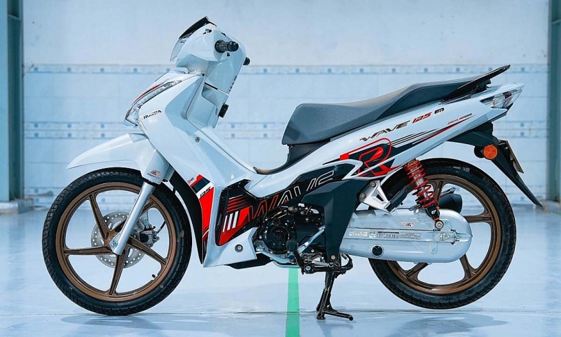 'Đập thùng' Honda Wave 125R đầu tiên về Việt Nam