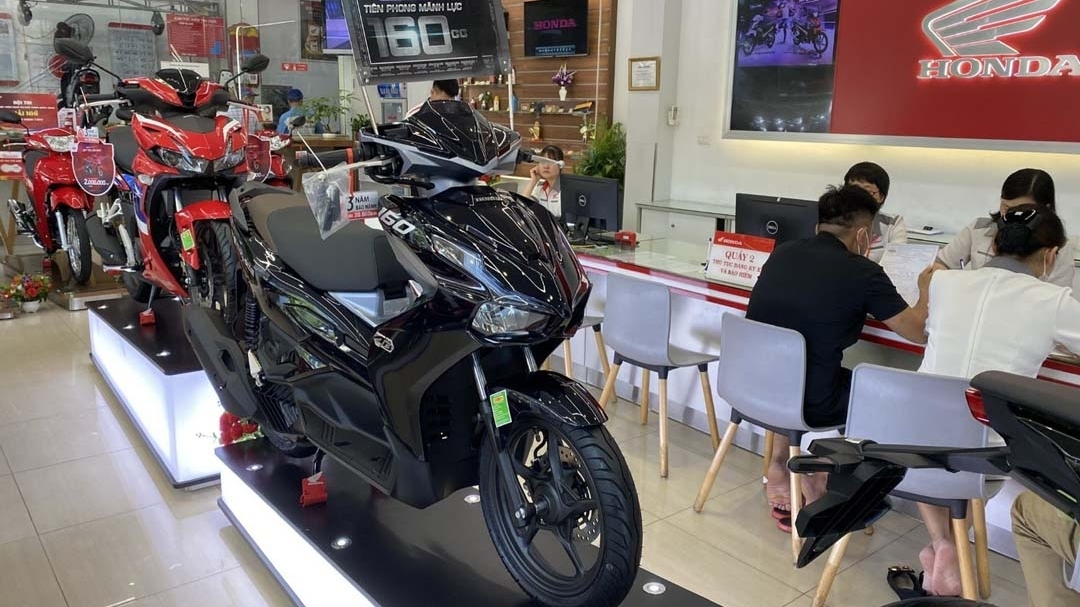 Xe máy điện lên ngôi, người tiêu dùng hưởng lợi kép