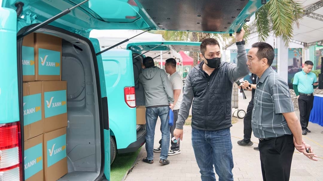 Mẫu xe điện giao hàng EC Van lần đầu lộ diện, tài xế khẳng định: Luồn ngõ tốt, chi phí tối ưu